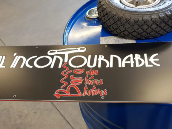 enseigne marque inox sur-mesure