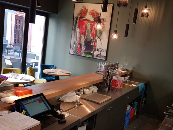 servante accueil restaurant inox