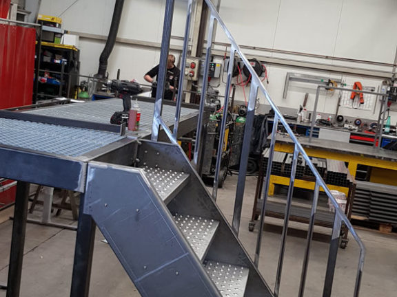 tolerie agencement escalier sur mesure